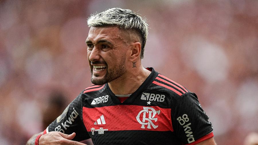 Arrascaeta vibra após marcar para o Flamengo sobre o Atlético-MG na final da Copa do Brasil - Thiago Ribeiro/AGIF