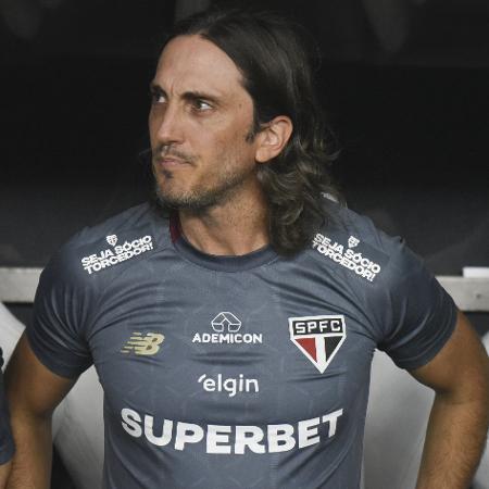 Luis Zubeldía, técnico do São Paulo, durante jogo contra o Ceará - CAIO ROCHA/ISHOOT/ESTADÃO CONTEÚDO