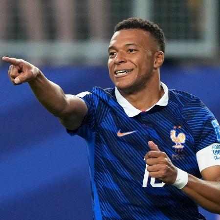 Mbappé comemora gol da França sobre Iraque em duelo da Copa do Mundo