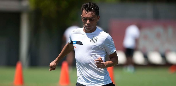 O lateral Matheus Ribeiro assinou contrato de quatro temporadas com o Santos - Ivan Storti/SantosFC
