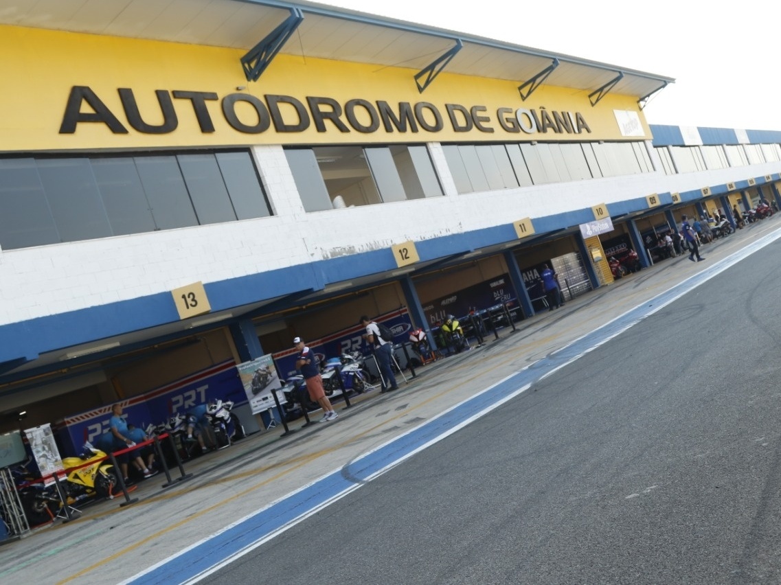 Após duas mortes, Prefeitura de São Paulo suspende corridas de moto no  autódromo de Interlagos, motovelocidade