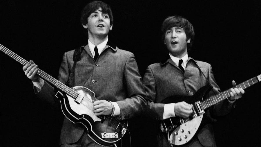 Paul McCartney e John Lennon - Mike Mitchell/Omega Auctions