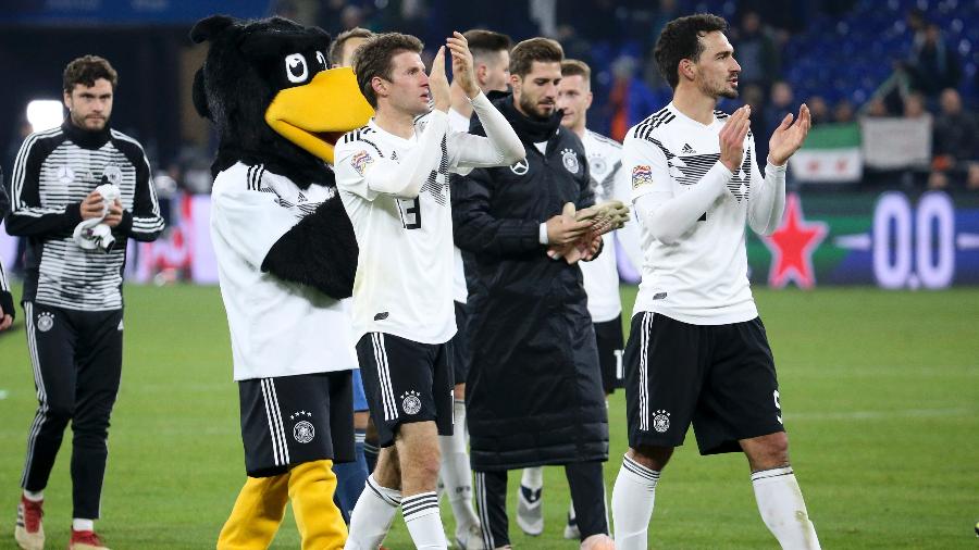 Thomas Müller e Mats Hummels após jogo da Alemanha pela Liga das Nações em 2019 - Jean Catuffe/Getty Images