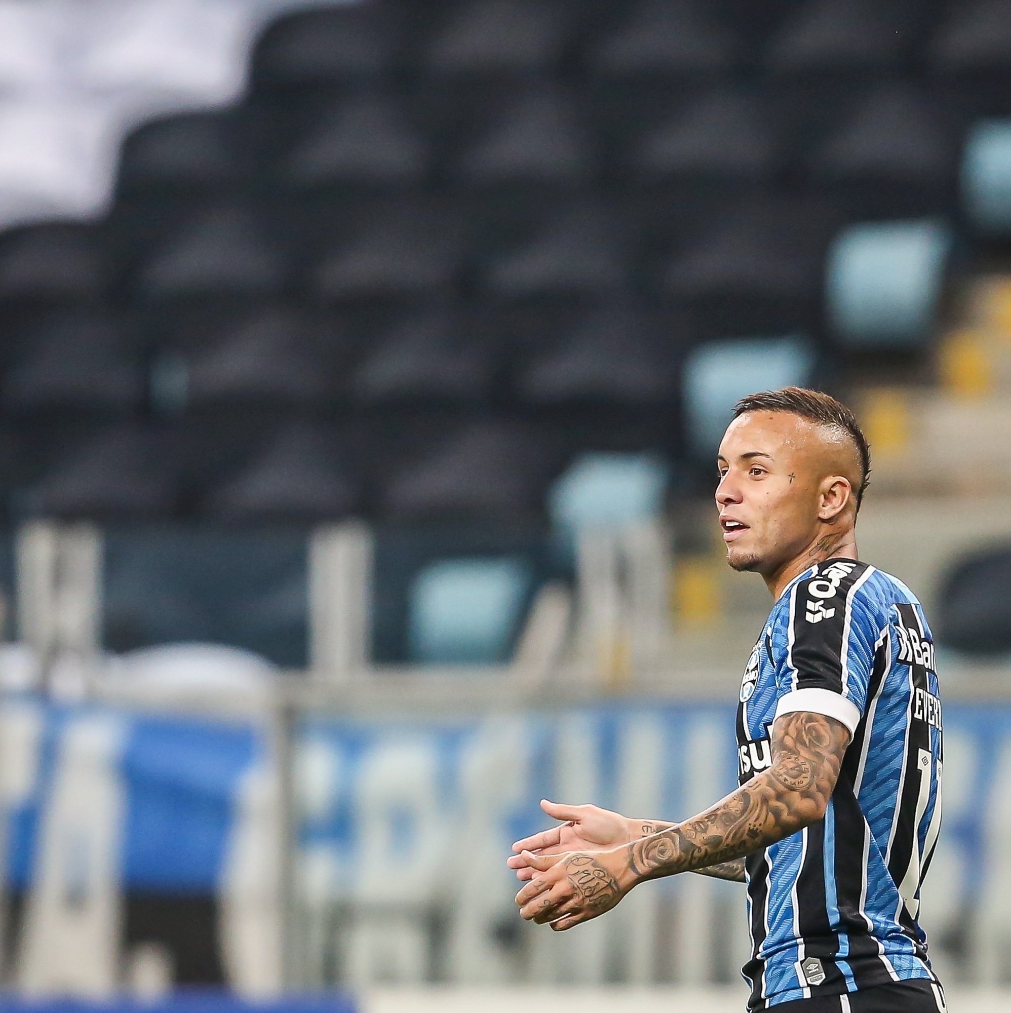 Everton salva o Grêmio e vira maior artilheiro da Arena - Grêmio