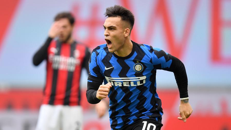 Lautaro Martínez comemora gol da Inter de Milão contra o Milan - REUTERS/Daniele Mascolo
