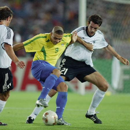 Ronaldo fez os dois gols do Brasil na última grande vitória da seleção em Copas do Mundo, sobre a Alemanha, na final de 2002 - Andreas Rentz/Bongarts/Getty Images