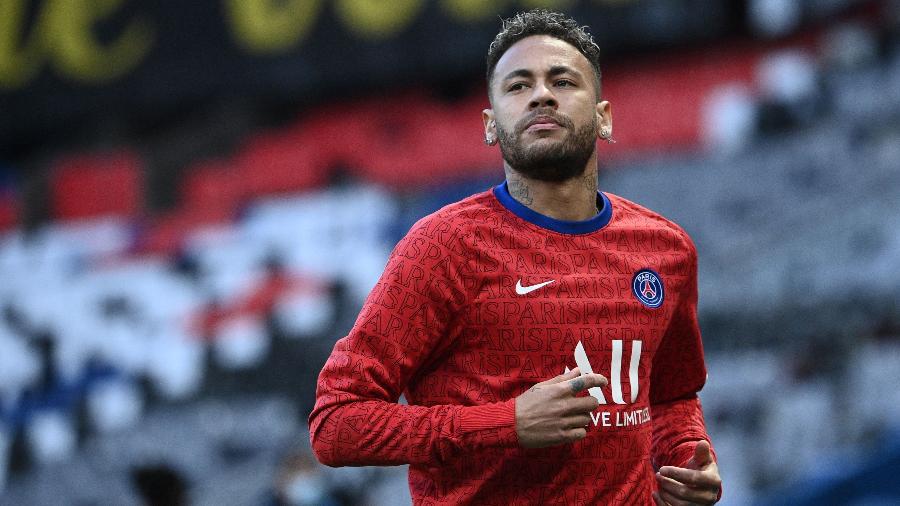 Neymar durante aquecimento antes de PSG x City pela Champions League - Anne-Christine POUJOULAT / AFP