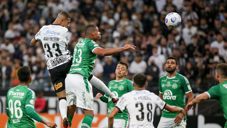 Corinthians tem um dos piores aproveitamentos em cruzamentos no Brasileirão 