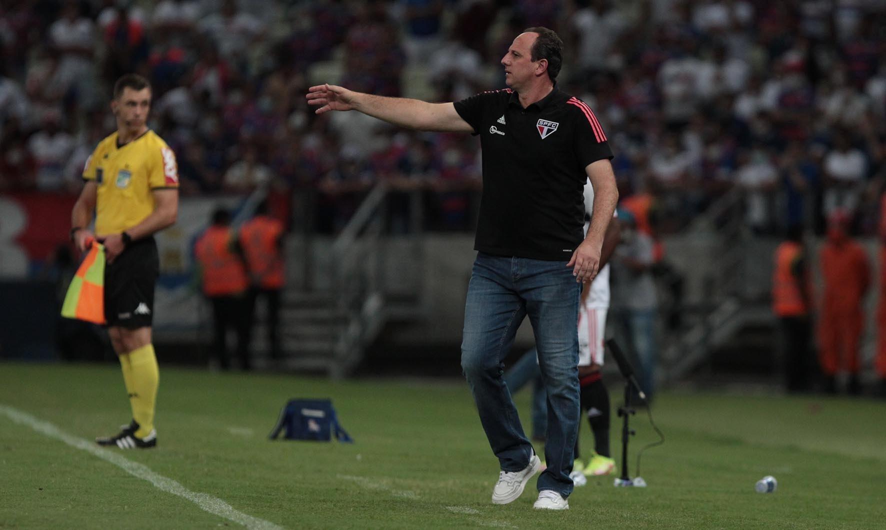 OPINIÃO: São Paulo está arrumando um jeito de se encalacrar mais que o Grêmio