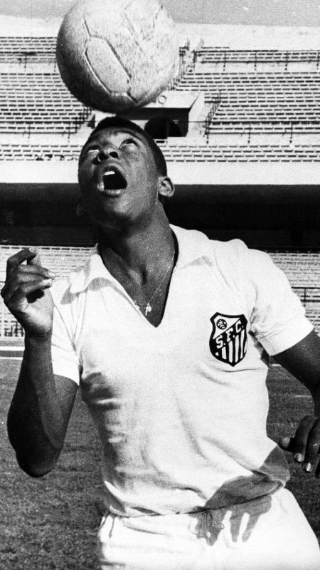 Pelé em fotos: registros da carreira do maior jogador de todos os tempos -  Correio Nogueirense