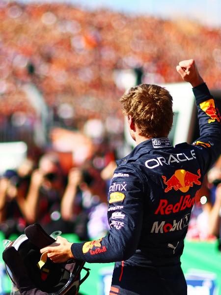 Max Verstappen comemora pole position no GP da Holanda