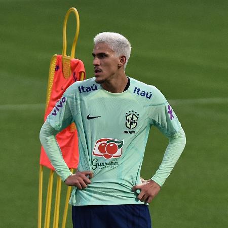 Pedro, durante treino da seleção brasileira antes da Copa do Mundo do Qatar - REUTERS/Massimo Pinca