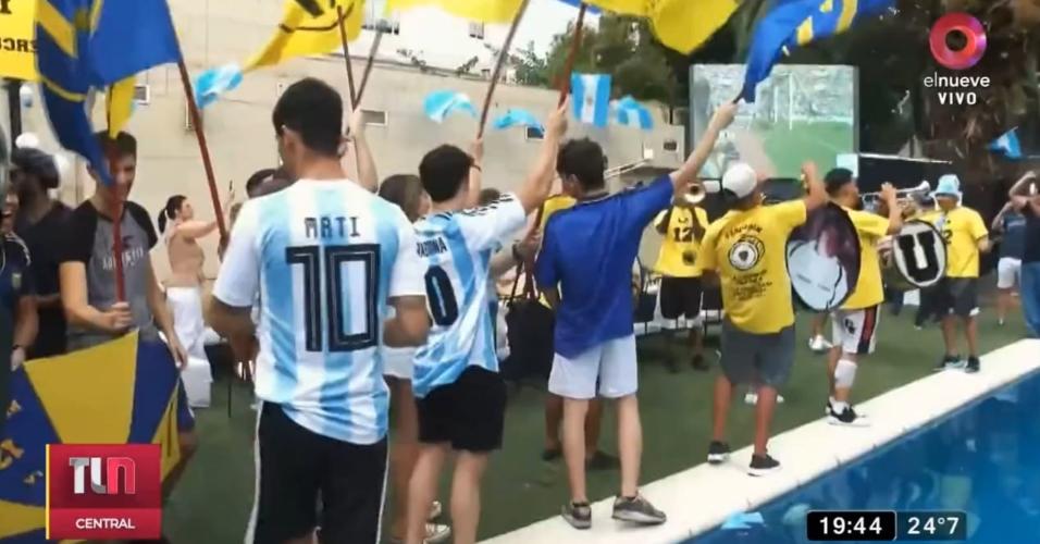 Festa dos argentinos na casa de Maradona em Buenos Aires