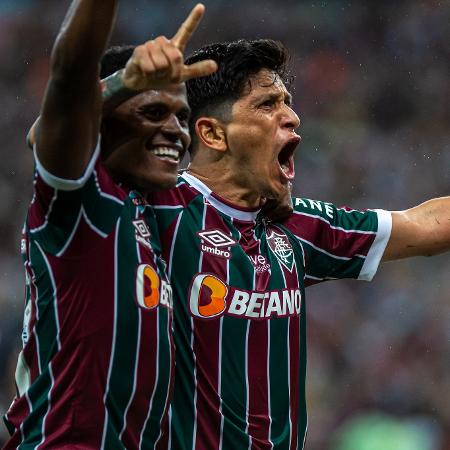 Cano e Arias celebram gol do Fluminense sobre o Santos, pelo Brasileiro