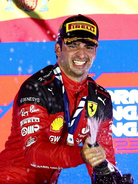Carlos Sainz celebra vitória do GP de Singapura 