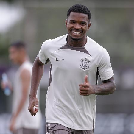 Cacá em treino do Corinthians no CT Joaquim Grava