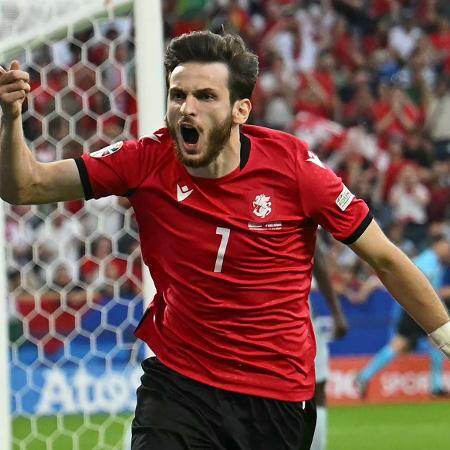 Kvaratskhelia comemora gol marcado pela Geórgia contra Portugal na Euro