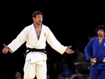 Judoca sérvio se revolta no tatame com derrota e xinga: 'Não luto mais'