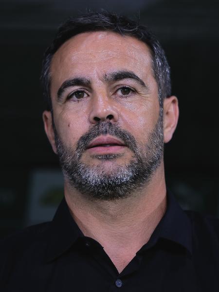 Artur Jorge, técnico do Botafogo, durante jogo contra o Palmeiras pelo Brasileirão