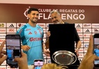 Fla homenageia sub-20 e Arrascaeta, que ganha batuta de maestro por recorde