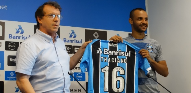 Thaciano é apresentado como reforço do Grêmio para a temporada 2018 - Marinho Saldanha/UOL