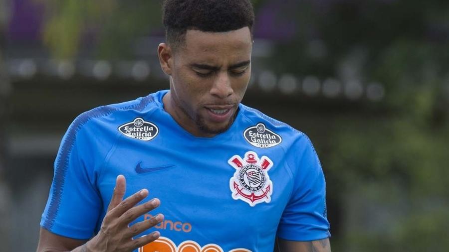 Gustavo é artilheiro corintiano com sete gols na temporada, mas pode ficar fora do confronto com o Santos - Daniel Augusto Jr/Ag. Corinthians