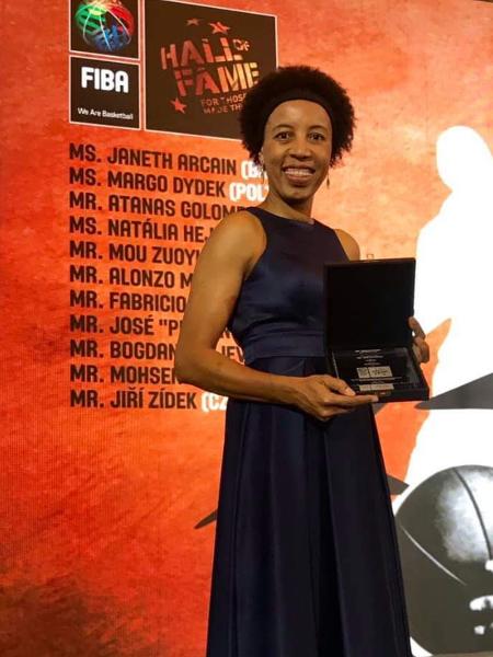 Janeth recebe homenagem da FIBA e entra para Hall da Fama do basquete - Divulgação