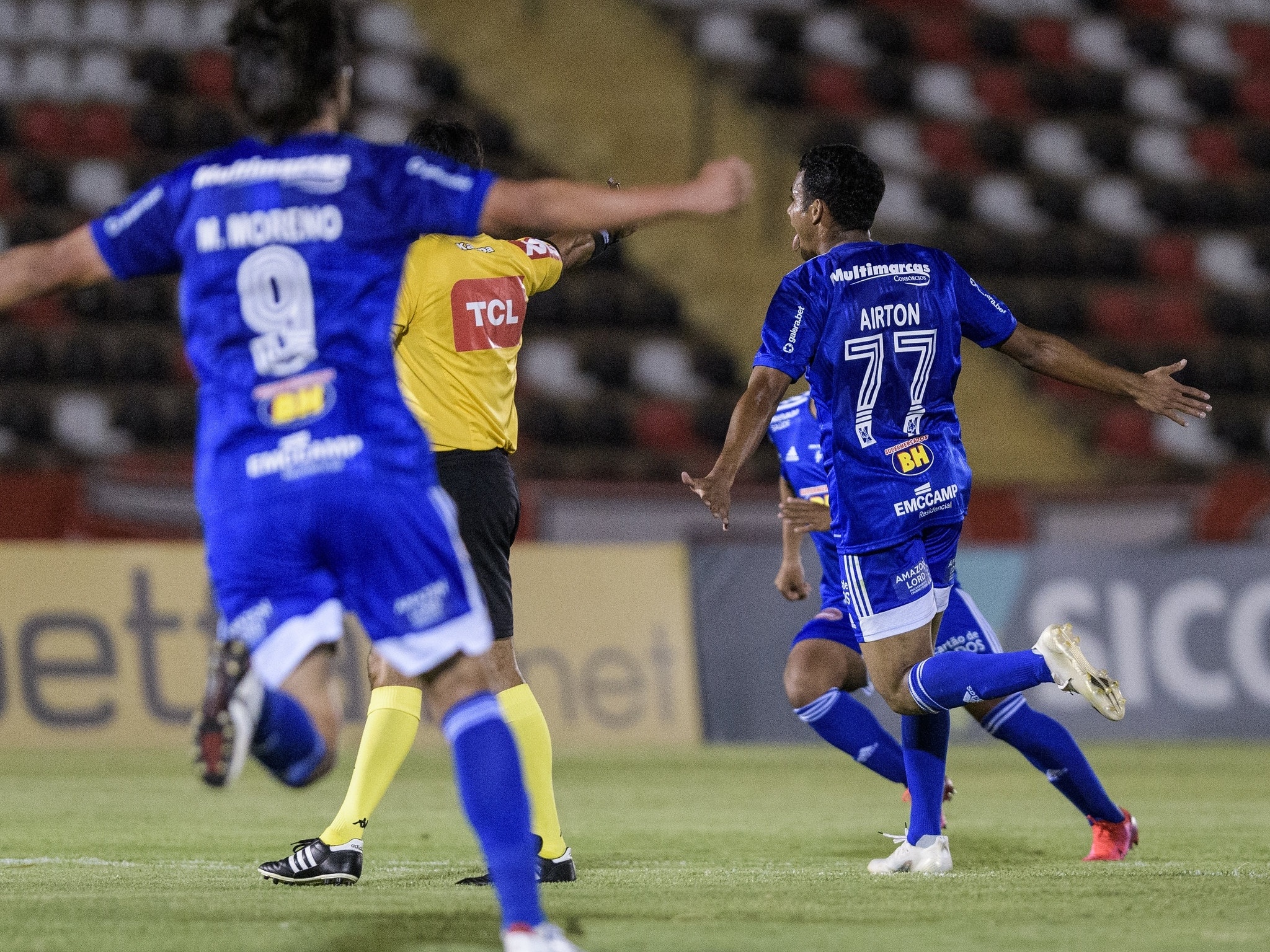 Botafogo-SP marca no fim e supera o Guarani pela Série B