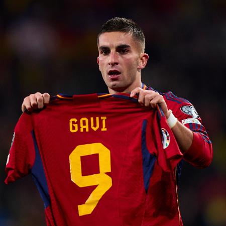 Ferrán Torres homenageia Gavi após marcar em Espanha x Geórgia