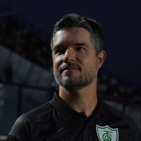 Diogo Giacomini, atual técnico interino do América-MG, teve passagem pelo time sub-20 do Palmeiras