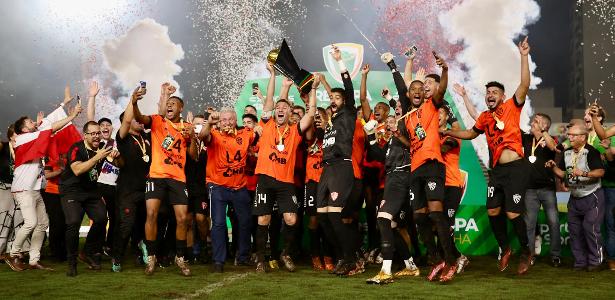 Grêmio causa polêmica ao recusar medalhas de vice na Recopa Gaúcha.