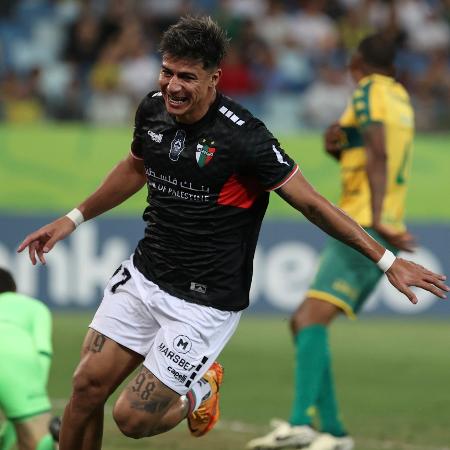 Junior Marabel, do Palestino, comemora gol contra o Cuiabá, na Copa Sul-Americana