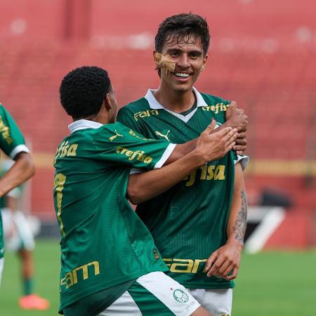 Murilo Dourado comemora gol marcado contra o Botafogo na semifinal do Brasileirão sub-17