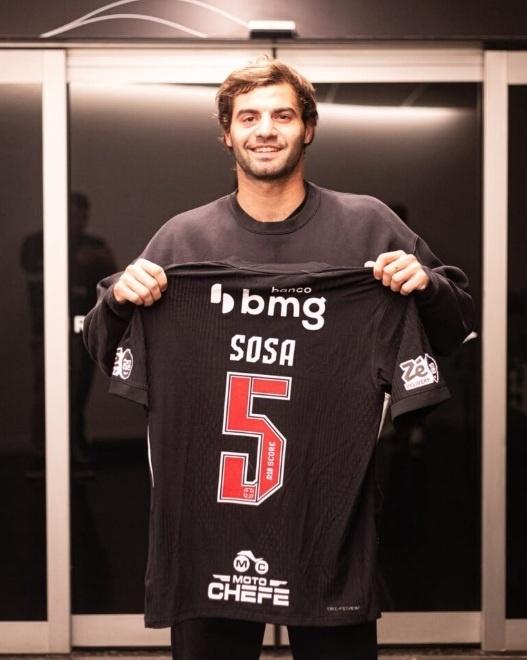 Vasco anuncia a contratação do volante Sosa - undefined