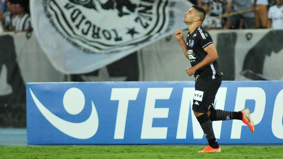 Diego Souza comemora gol do Botafogo contra o Corinthians no último encontro entre os dois times em 2019 - WALLACE TEIXEIRA/FUTURA PRESS/ESTADÃO CONTEÚDO
