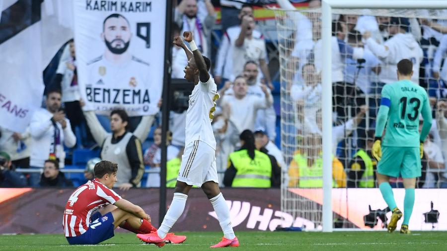 Vinicius Júnior começou jogada que terminou em gol de Benzema - Oscar del Pozo/AFP