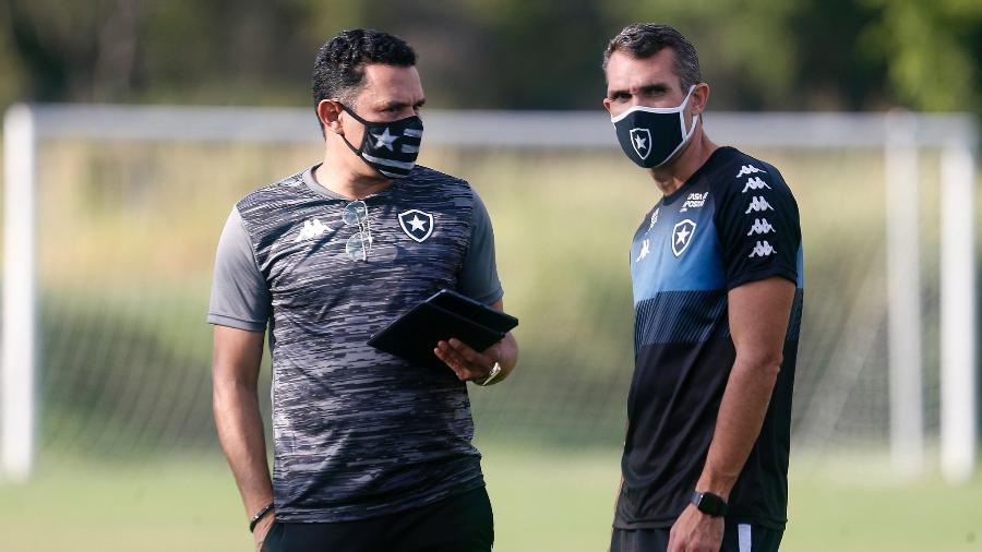 Tulio Lustosa, gerente de futebol do Botafogo, e o técnico Bruno Lazaroni - Vitor Silva/Botafogo