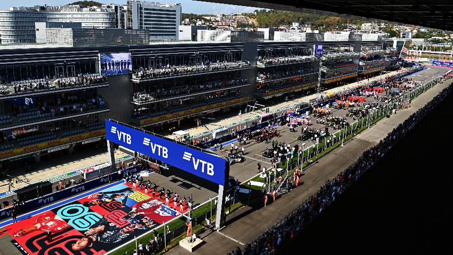 Grid da Fórmula 1 minutos antes da largada do GP da Rússia 2020 - Clive Mason - Formula 1/via Getty Images