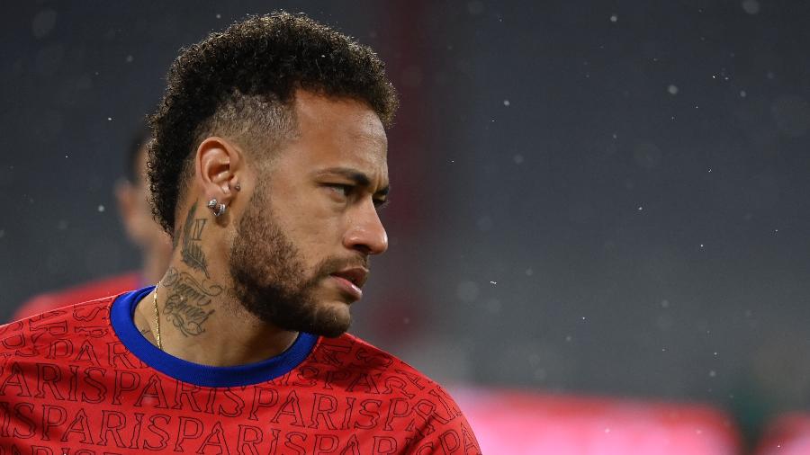 Neymar durante aquecimento do Paris Saint-Germain antes de jogo da Liga dos Campeões 2020-21 - Sven Hoppe/picture alliance via Getty Images
