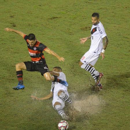 Vitória e Vasco duelam no Barradão pelo Campeonato Brasileiro