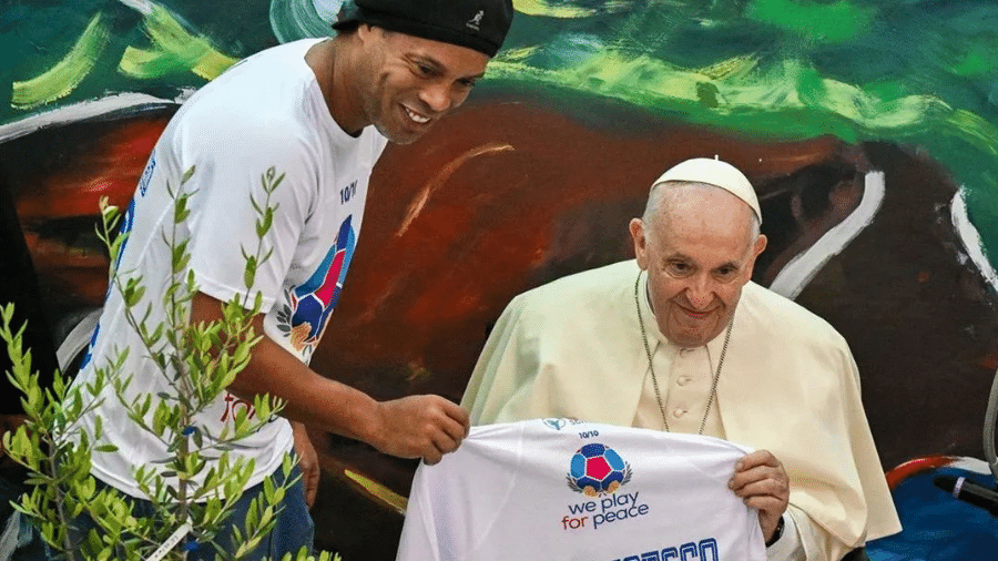 Ronaldinho Gaúcho se encontra com o papa Francisco - Reproduçã/Instagram