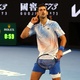 Djokovic supera apagão e vai encarar Tsitsipas na final do Australian Open