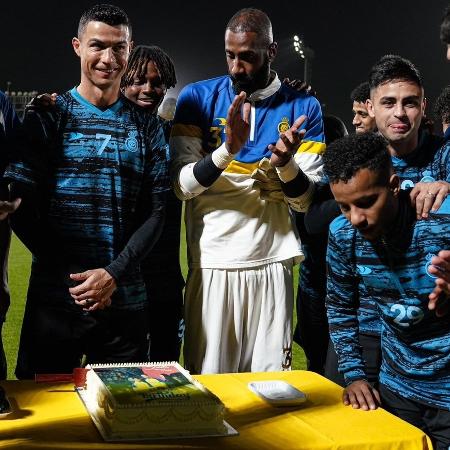 Cristiano Ronaldo comemora aniversário de 38 anos com companheiros do Al Nassr - Divulgação/Al Nassr
