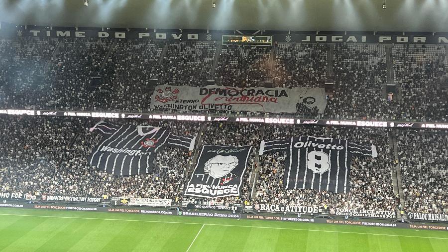 Corinthians faz homenagem a Washington Olivetto antes do jogo contra o Athletico