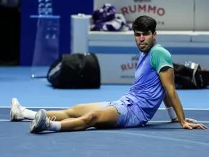 Alcaraz perde outra e não vai à semi no ATP Finals; Zverev e Ruud avançam