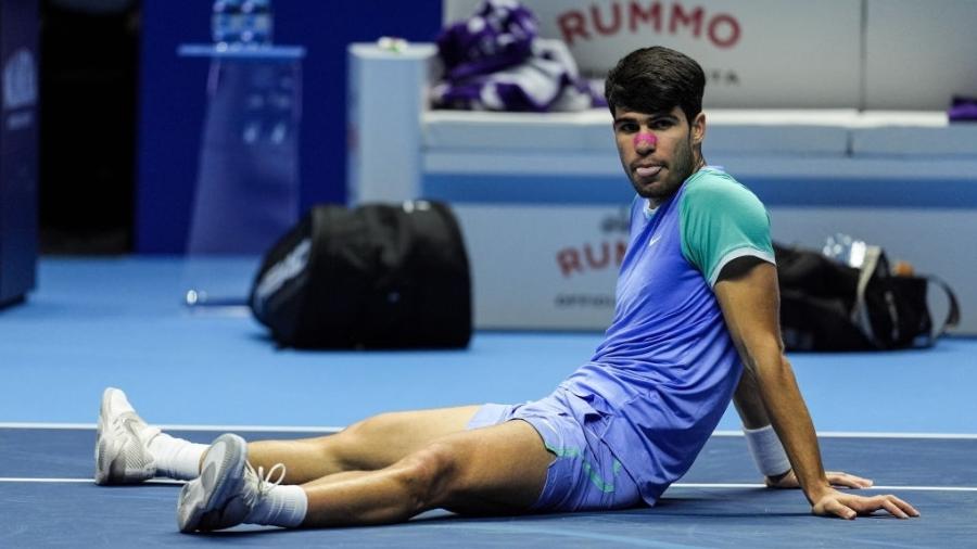 Carlos Alcaraz na partida contra Alexander Zverev pelo ATP Finals de 2024