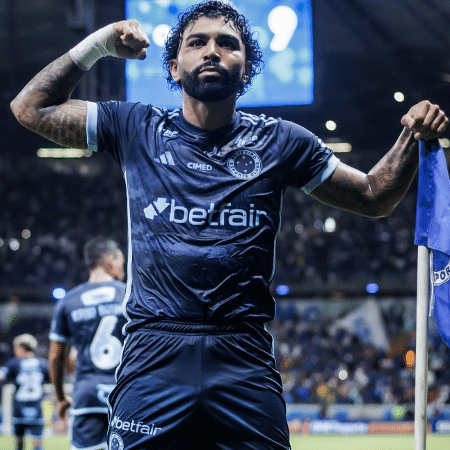 Gabigol comemora seu quarto gol pelo Cruzeiro em três jogos oficiais