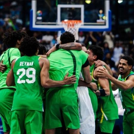 Seleção brasileira masculina de basquete celebra título na Americup Seleção brasileira masculina de basquete celebra título na Americup
