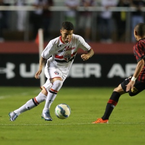 Bruno em lance da partida entre São Paulo e Atlético-PR, válida pelo Brasileirão - Robson Ventura/Folhapress