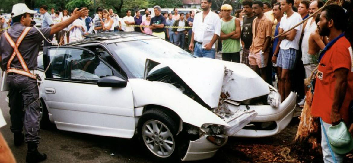 Dener morreu em 19 de abril de 1994, quando seu Mitsubishi Eclipse GS 1992 bateu em uma árvore na Lagoa Rodrigo de Freitas, no Rio; carro está guardado até hoje - Reprodução
